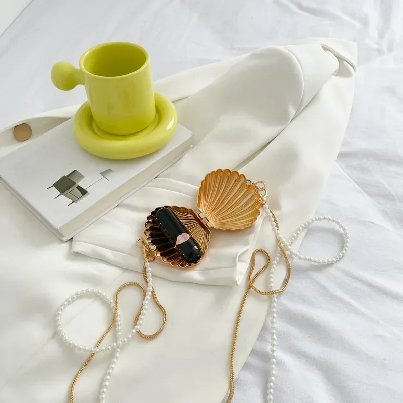 2025 Mini Lipstick Bags for Women Fashion New Summer Pearl Purse Crossbody Bag High Quality Gold Shell Bag Designer Shoulder Bag