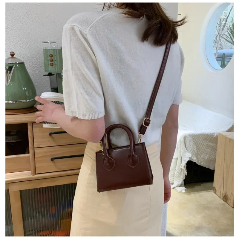 Woman Small Square Bag New Popular Retro Mini Handbags Literary Crowds Shoulder Messenger Female Bag Bags for Women Purse